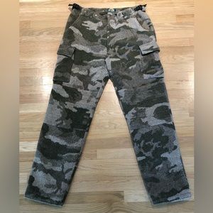 Men’s Cabela’s Hunting Pants - Size 38